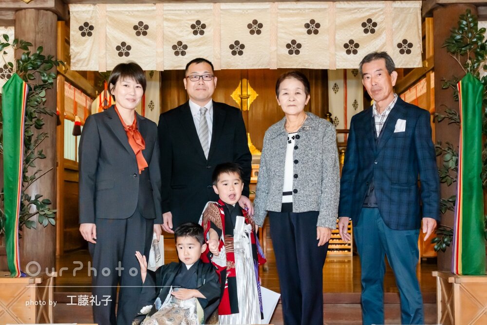 「どれもこれも生き生きとした写真」元気いっぱいな兄弟の七五三の撮影