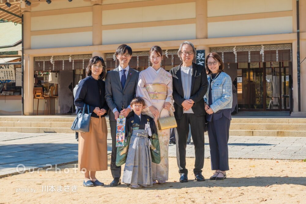 「スムーズに撮影」黒の晴れ着姿できりりとカッコイイ男の子の七五三撮影