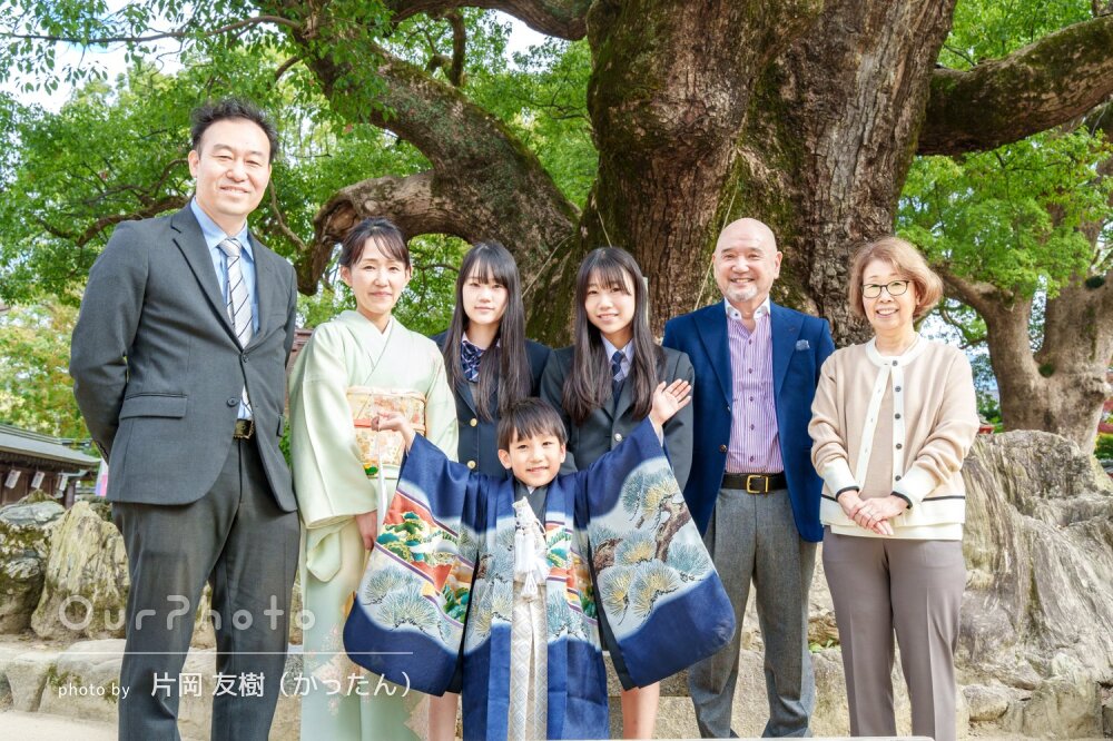 「素敵なお写真」表情豊かな和装の男の子！祖父母も一緒に七五三の撮影
