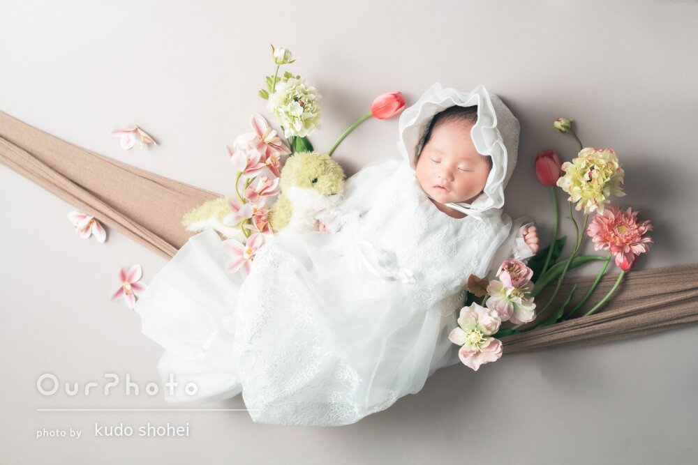 「かわいい写真もたくさん」ベビードレスで可愛くニューボーンフォト撮影