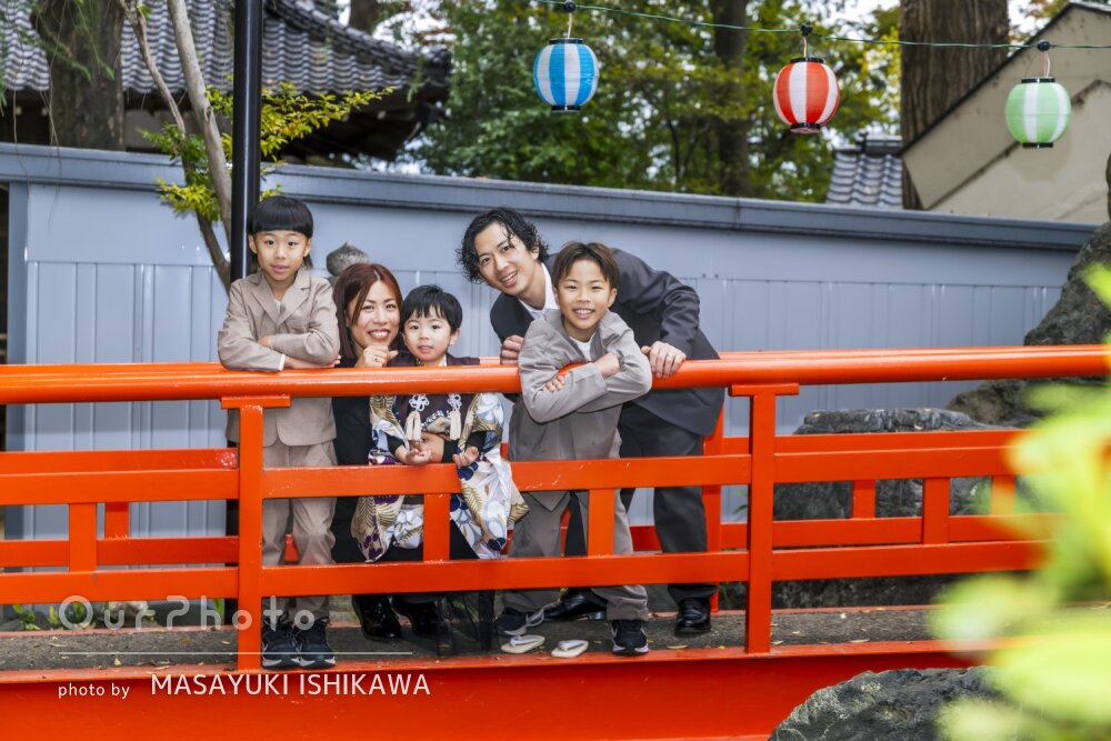 「素敵な七五三の思い出」家族の仲睦まじさが伝わる男の子の七五三の撮影