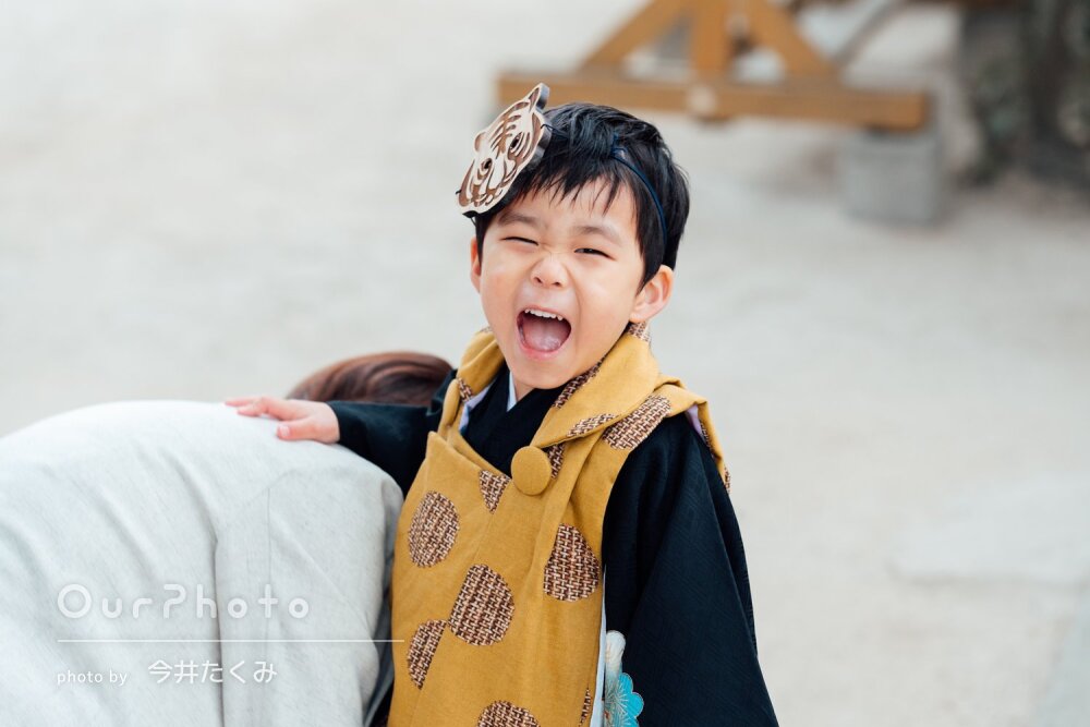 「とてもいい笑顔！」無邪気な3歳の自然体な表情が素敵な七五三の撮影