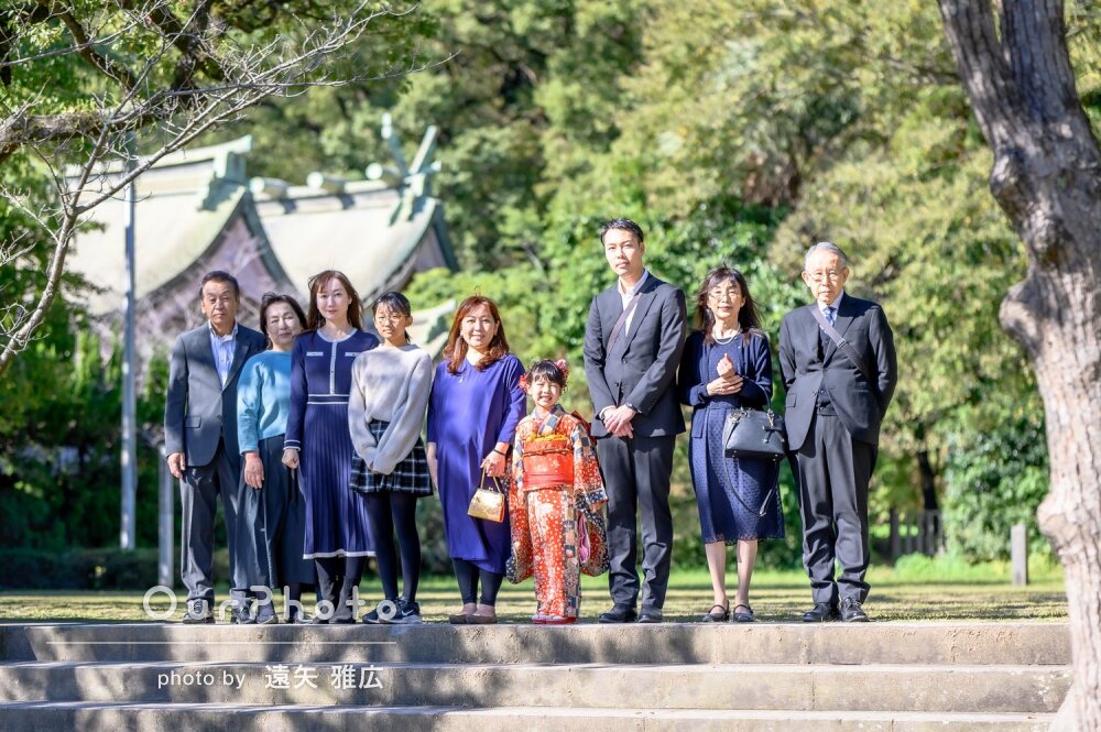 「この歳ならではの表情がとてもいい思い出」和装が緑に映える七五三撮影