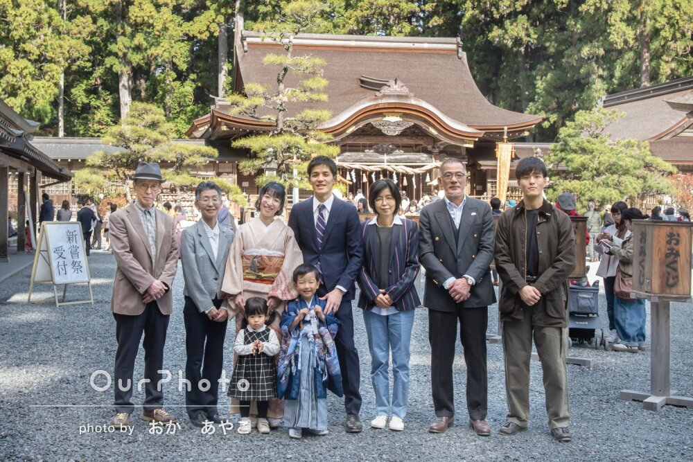 「息子ものりのりでポーズをとって」家族の笑顔いっぱいな七五三の撮影