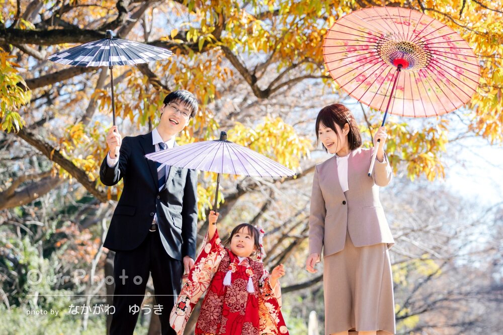 「素敵な写真をたくさん」小物で笑顔を引き出して公園で七五三の記念撮影