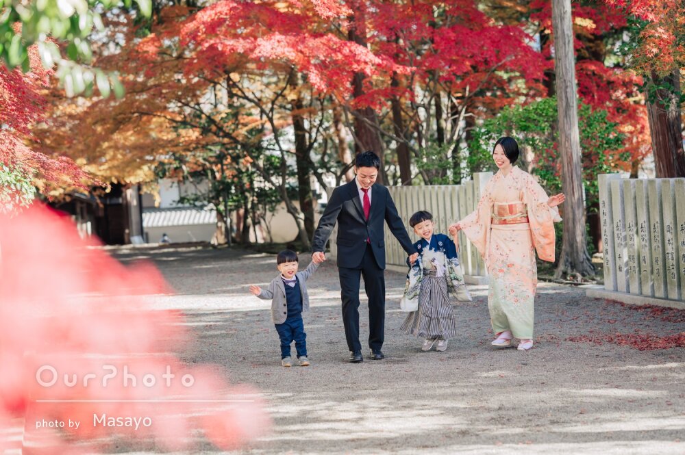 「とても素敵に撮れていてびっくり」紅葉美しい神社で男の子七五三の撮影