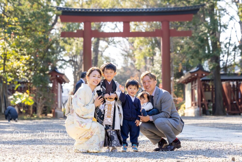 「自然な笑顔を引き出して」温かい空気感が伝わる5歳男の子七五三の撮影