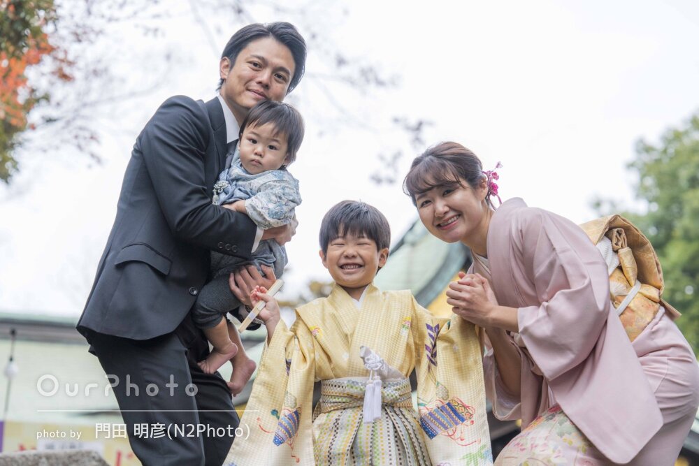 「子供にもとても優しく」男の子の自然な笑顔に満ちた七五三の撮影