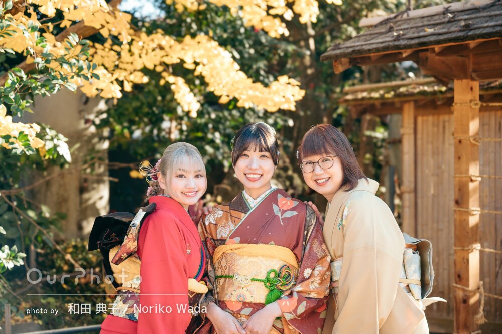 「いい雰囲気で」紅葉に映える振袖姿！愛らしい笑顔で成人式の撮影