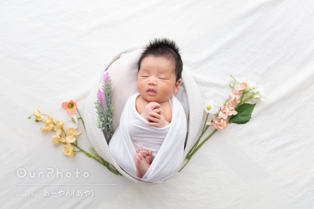 「家族みんなで楽しい時間」大切な一瞬を残すニューボーンフォトの撮影