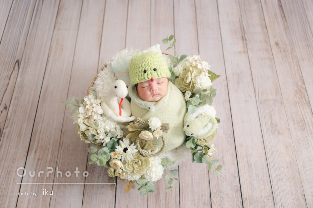 「素敵で、いい思い出」ぱっちりおめめが可愛いニューボーンフォトの撮影