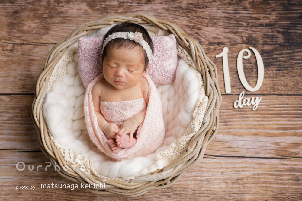 「どの写真も素敵」ご自宅でリンクコーデの兄弟とニューボーンフォト撮影