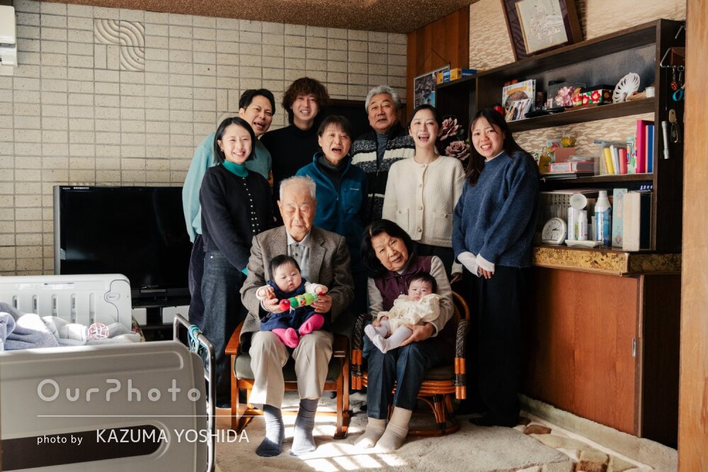 「一生の思い出」自然な表情で穏やかな空気感！ご自宅で家族写真の撮影