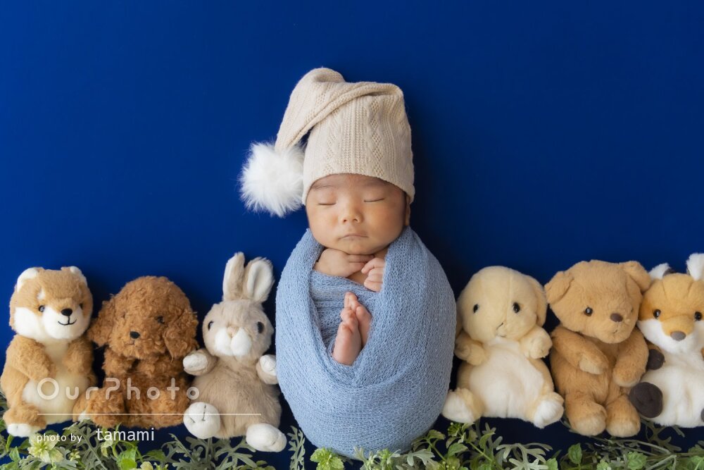 「最高の思い出」鮮やかな色で！自宅で愛らしいニューボーンフォトの撮影