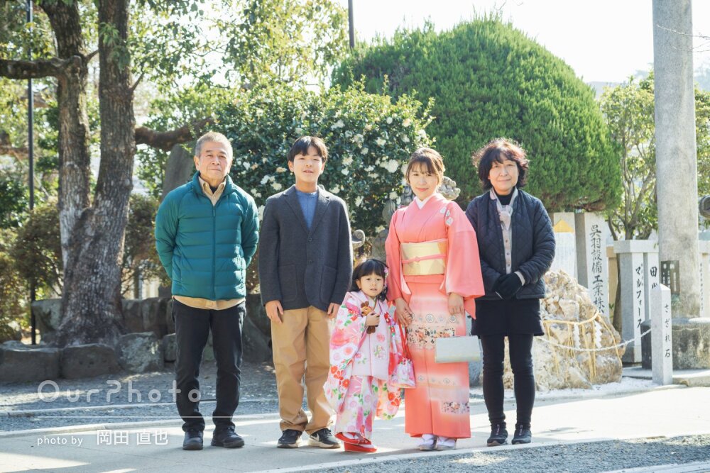 「いい思い出」ご家族の明るい笑顔が素敵！被布姿が可愛い七五三の撮影