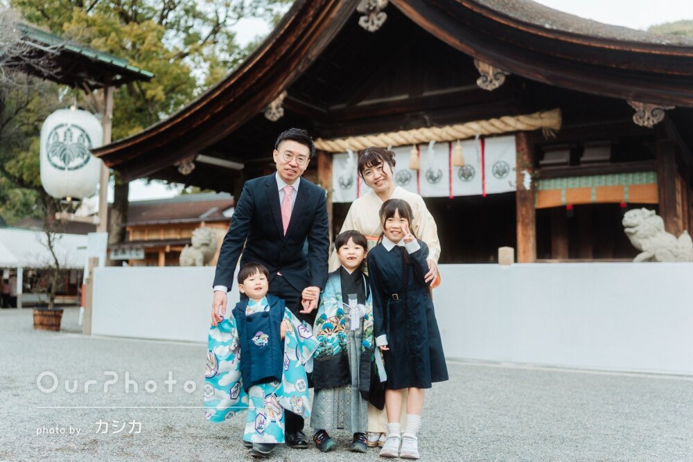 「大満足」兄弟揃って晴れ着姿がかっこいい！自然体な笑顔で七五三の撮影