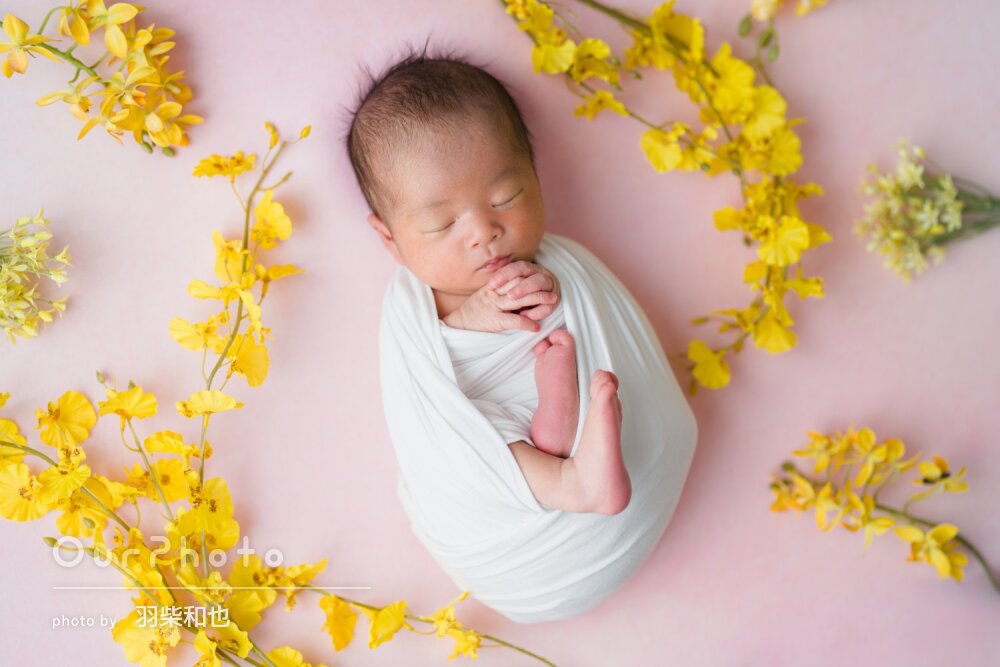 「可愛いが止まらない」パパママの愛情に包まれてニューボーンフォト撮影