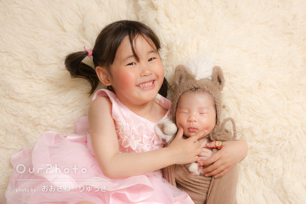 「子供の表情を引き出すのが上手い」ナチュラルなニューボーンフォト撮影