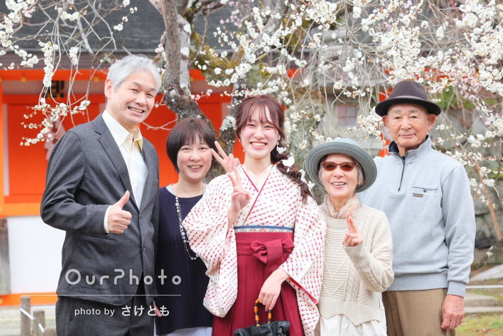 「私も家族も良い思い出に」和服姿で凛と美しく！花と一緒に卒業記念撮影