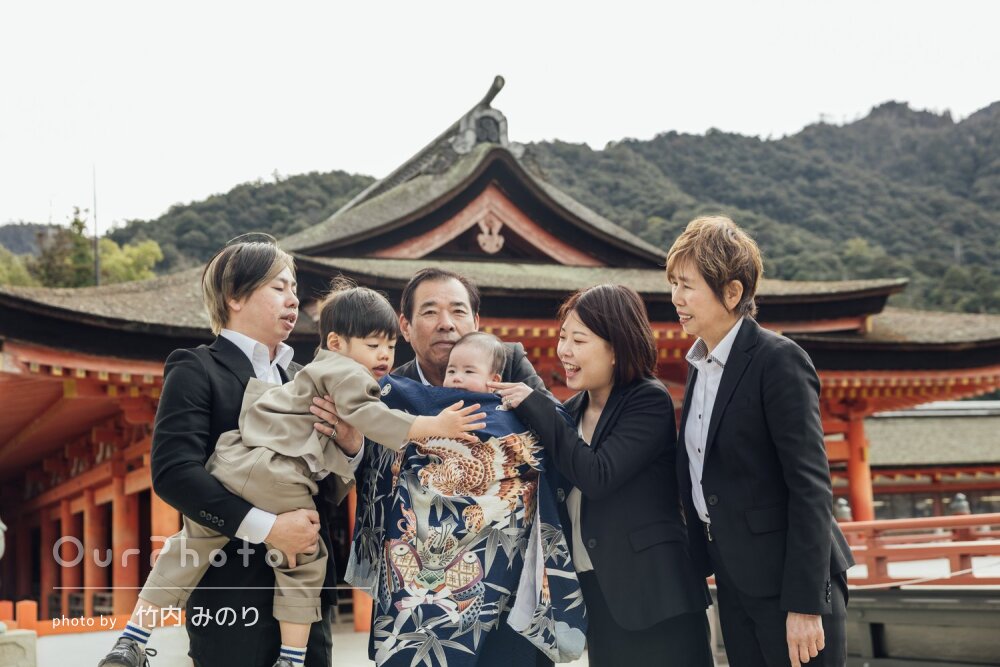 「すべてが期待以上で感動」自然体な表情が素敵！神社でお宮参りの撮影