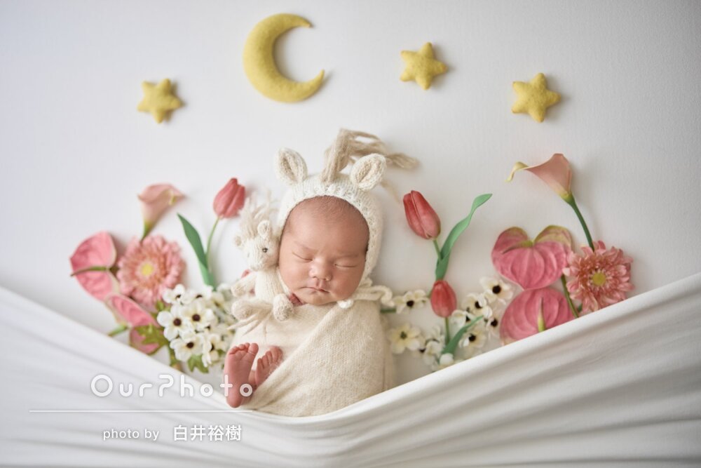 「すごく楽しかった」お花に囲まれて愛らしいニューボーンフォトの撮影
