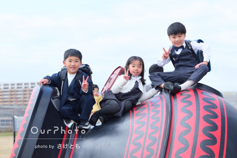 「とっても素敵」仲良くランドセルを背負って！卒園と入学を祝う記念撮影