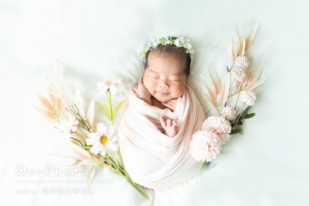 「テキパキと安心感をもって進めて」春らしいニューボーンフォトの撮影