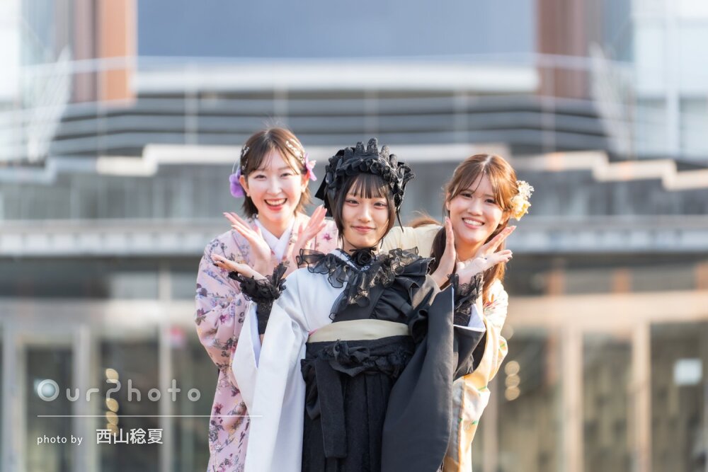 「大学4年間の締めくくりに」3人の自然な笑顔が溢れる卒業記念の撮影