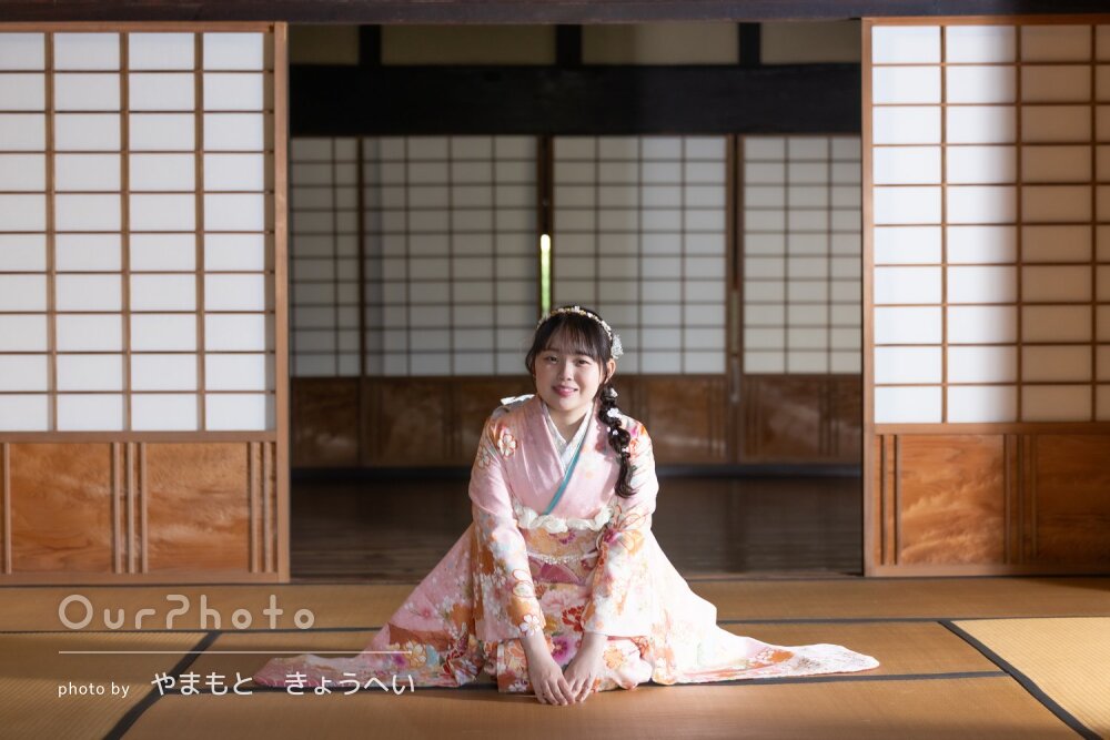 「とても良い表情を切り取って」優しい色味の振り袖姿で成人式前撮り撮影