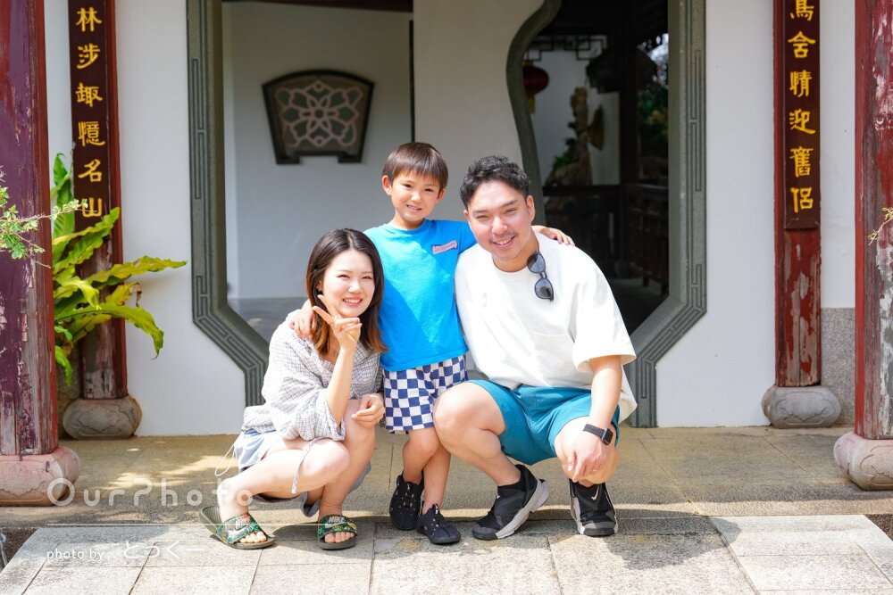 「非常に満足度の高い内容」笑顔が可愛いお子さまを囲んで家族写真の撮影