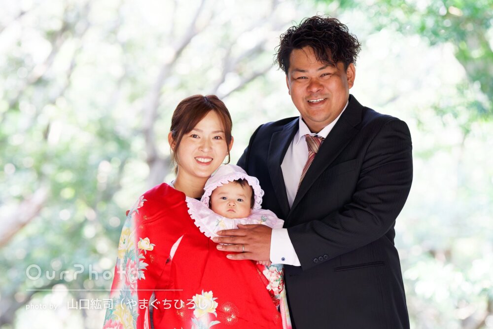 緑鮮やかな神社で！可愛い赤ちゃんの表情もしっかりと映したお宮参り撮影