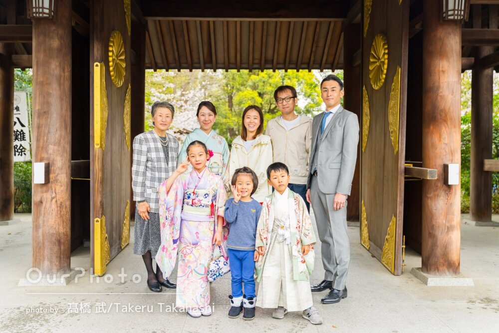 「雨とは思えないほど素敵な写真」華やかな和装姿の姉弟の七五三の撮影