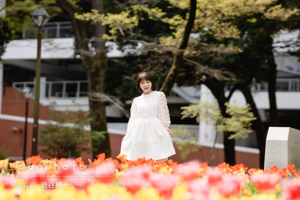 「イメージ通りの素敵な」満開のチューリップとプロフィール写真の撮影