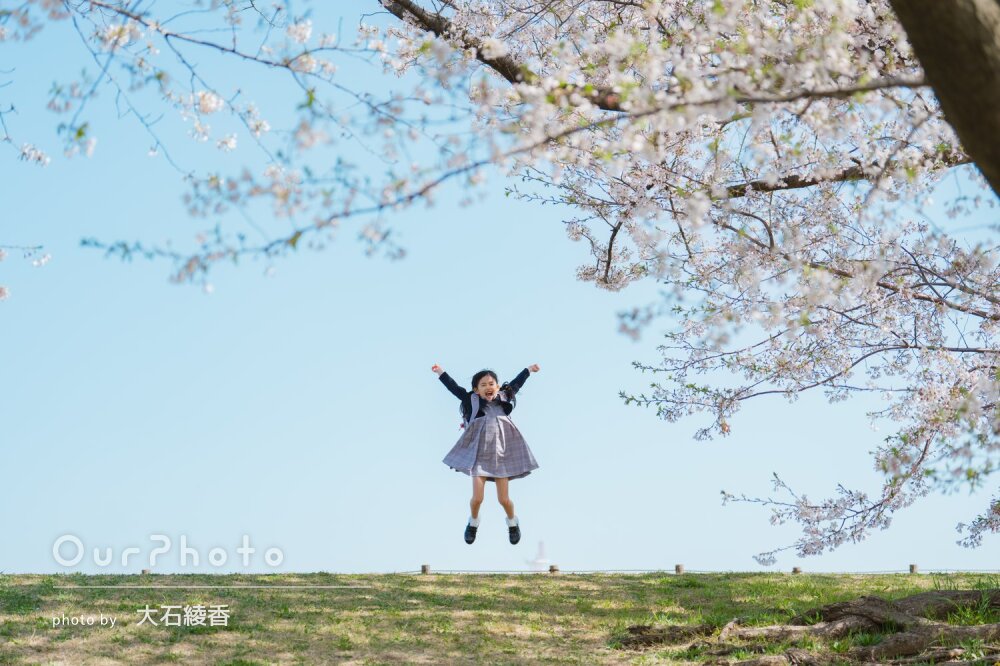 「子供たちに寄り添った撮影」桜と一緒に思い出に残る卒園入学記念の撮影