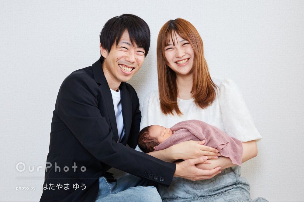 「家族にとってかけがえのない時間」笑顔が輝くニューボーンフォトの撮影