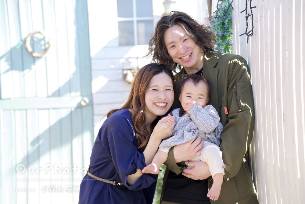 「大変満足」リピーター様！スタジオで笑顔いっぱい1歳誕生日記念の撮影