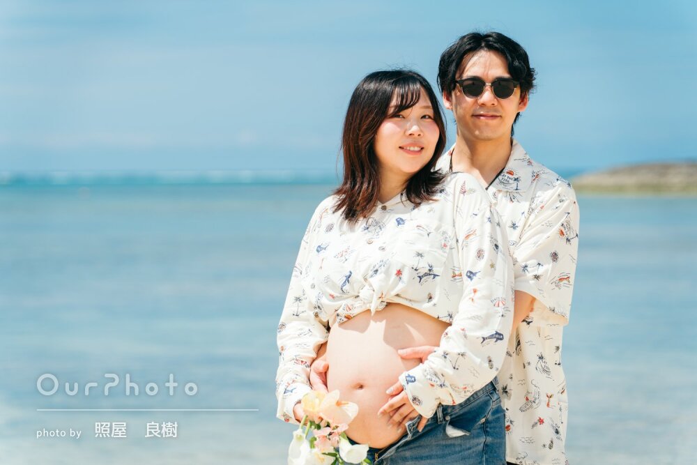 「優しい雰囲気」美しい海！リンクコーデで仲良くマタニティフォトの撮影