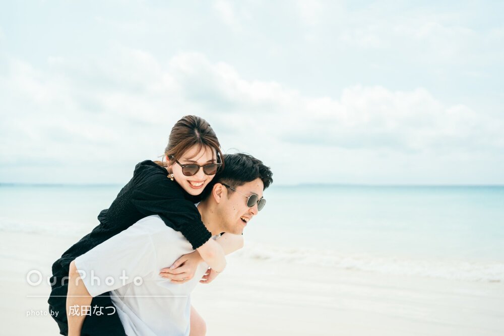 「素敵な写真」ビーチで幸せの瞬間を切り取ったウェディングフォトの撮影