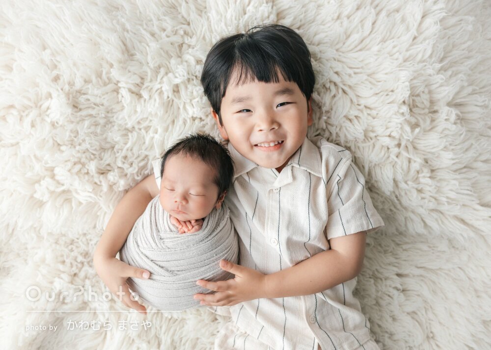 「素敵な写真ばかり」自宅でリンクコーデのニューボーンフォトの撮影