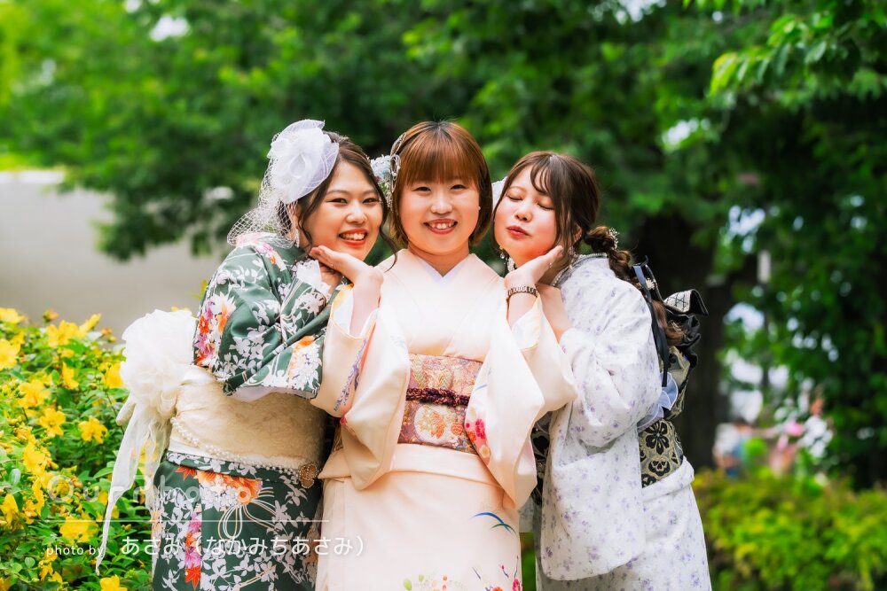 「素敵な思い出」鮮やかな和装で笑顔いっぱい！仲良く友フォトの撮影
