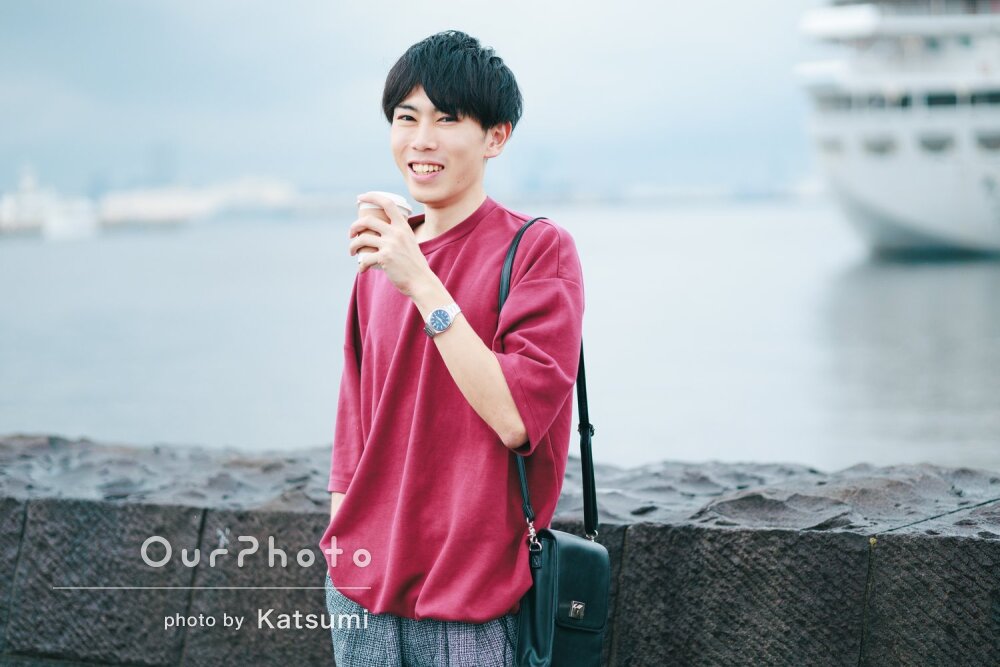 「写真の質も非常に高く」リラックスしながら男性プロフィール写真の撮影