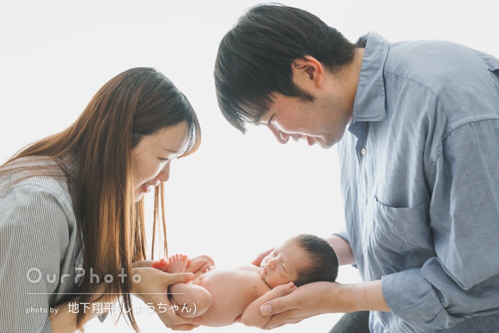 「プロの手腕に驚かされました」温かみあるニューボーンフォトの撮影