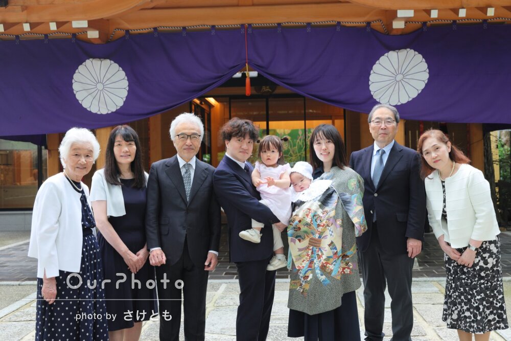 「親族たちからもご対応写真内容ともに大好評」和やかなお宮参りの撮影