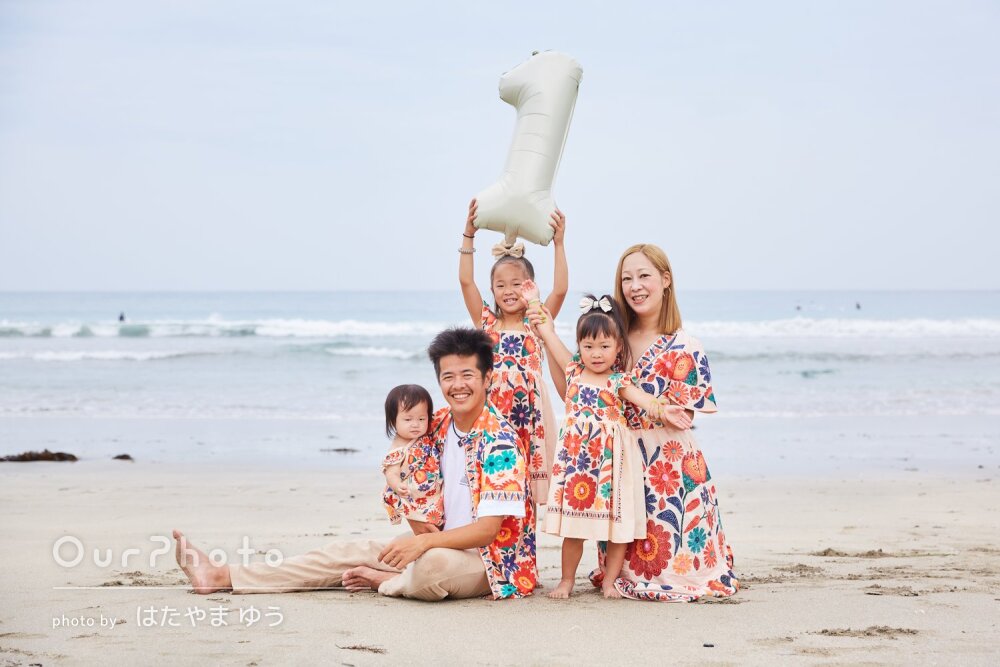 「とてもいい写真」海辺でリンクコーデ！笑顔溢れる1歳誕生日記念の撮影