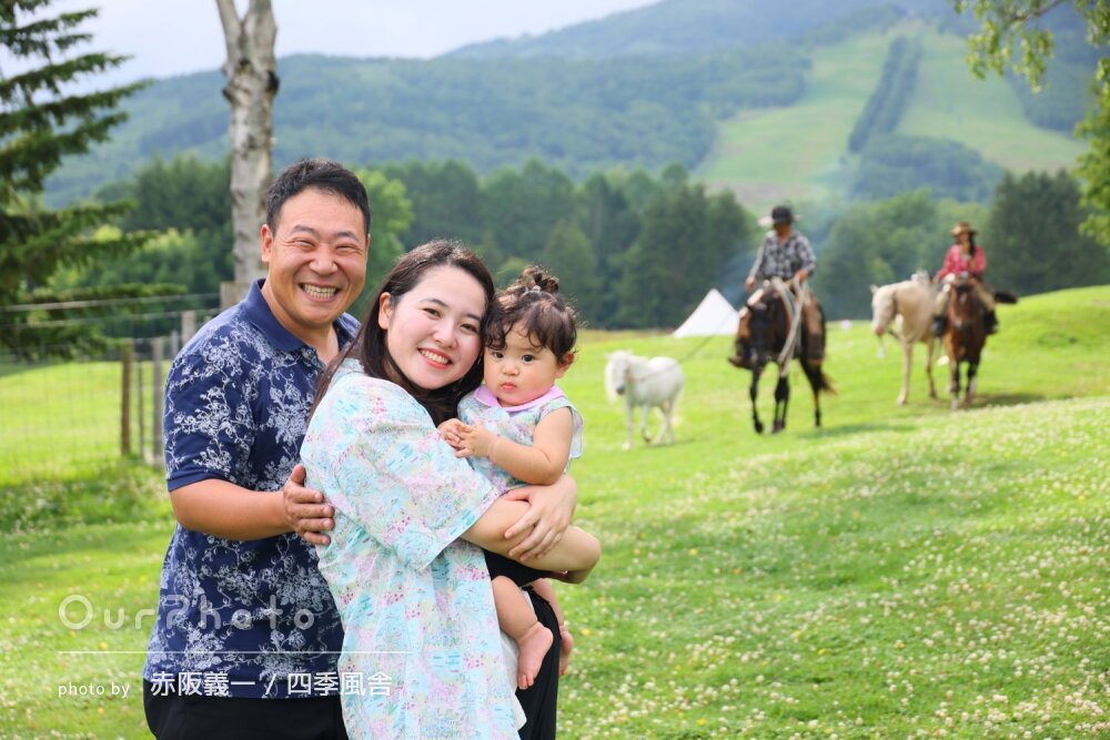 「トマムでの素敵な記念」牧場とバースデールームで大満足の家族写真撮影