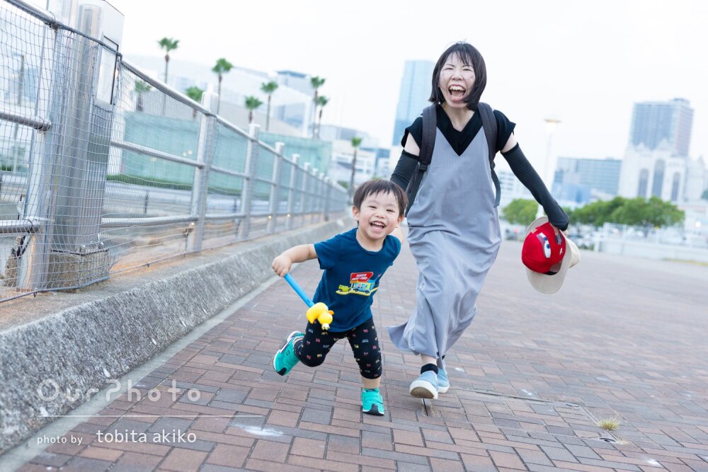 「追いかけて素敵な写真」楽しさ伝わる！お子さんと2人で旅行写真の撮影