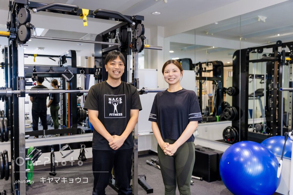 「笑顔を引き出すような楽しい雰囲気」汎用性高いプロフィール写真の撮影