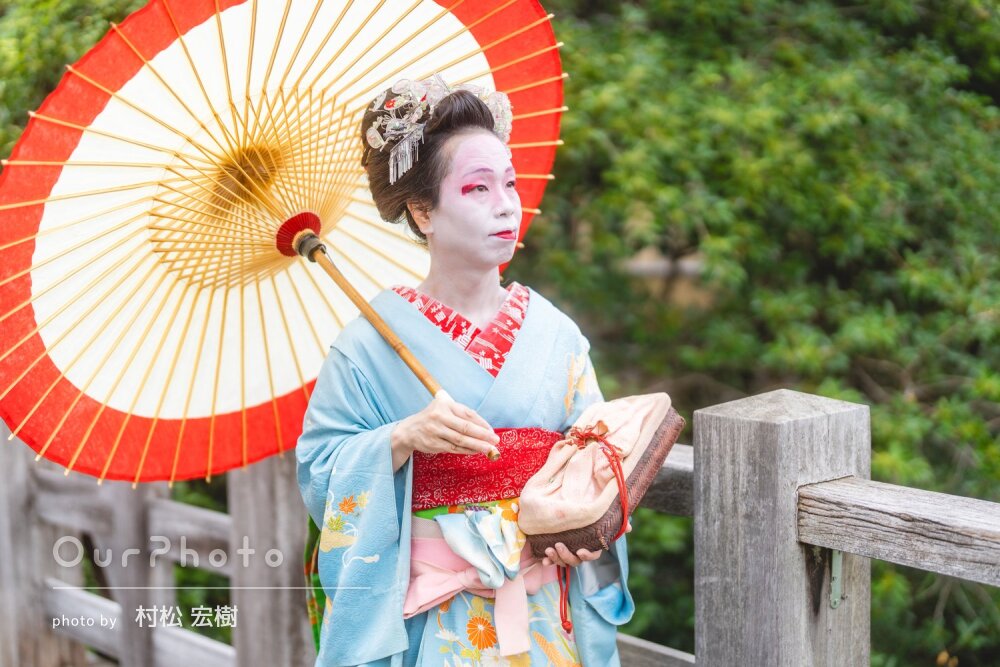 「適宜アドバイス」艶やかな舞妓姿！趣あるフォトスポットで旅行の撮影