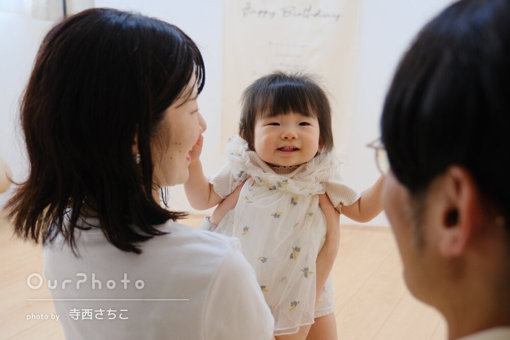 「見るたびにあたたかい気持ちになる」三世代で1歳お誕生日記念の撮影