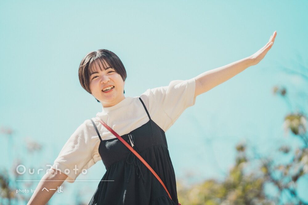 「親身に撮影ポーズなどのアイデアを」港町で女性プロフィール写真の撮影